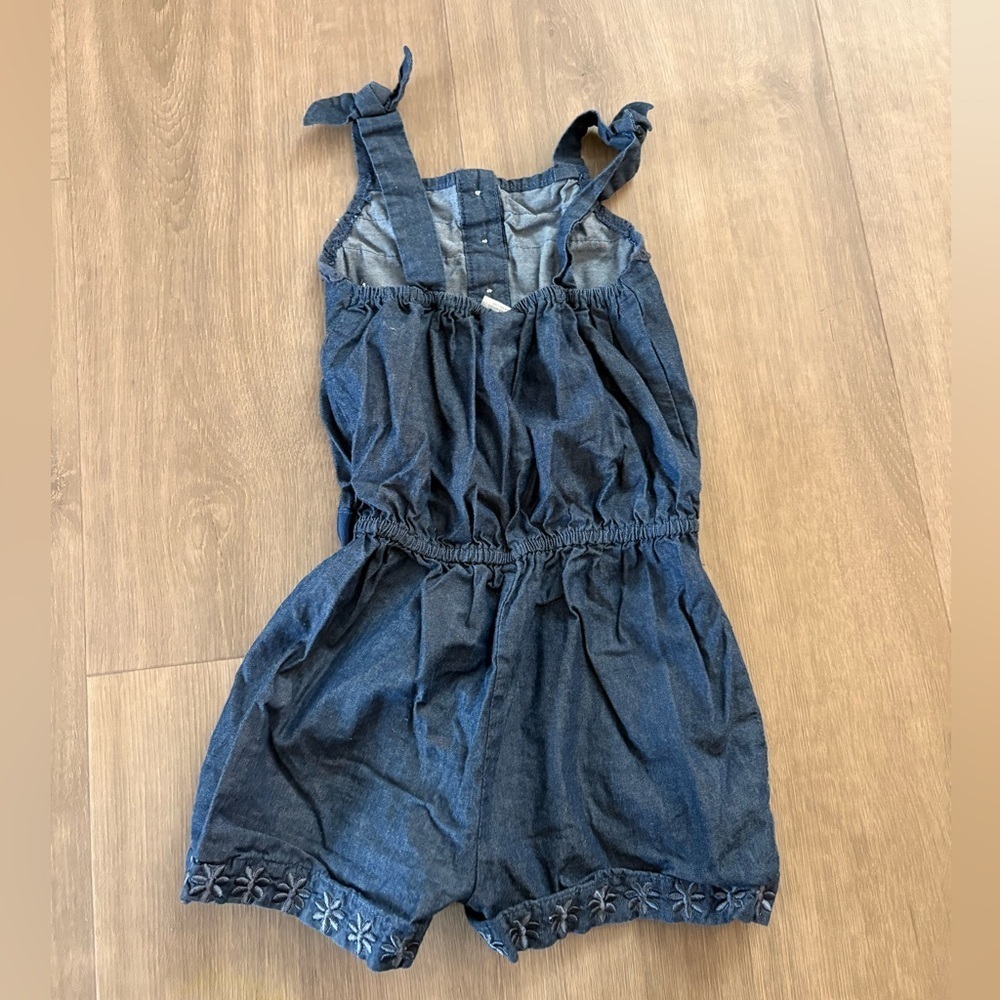 Adorable Chambray Romper in Navy- size 4T - Picture 2 of 3